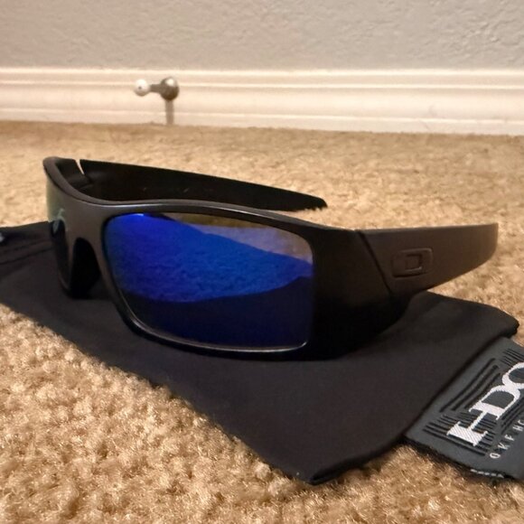 ( OO9014 ) Oakley Gascan Black Matte Frame Sapphire Iridium Lens - Picture 1 of 8